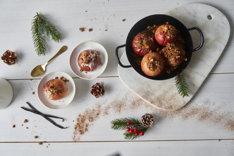 Veganer Bratapfel mit Spekulatius-Füllung und Vanille-Soße - Citypark